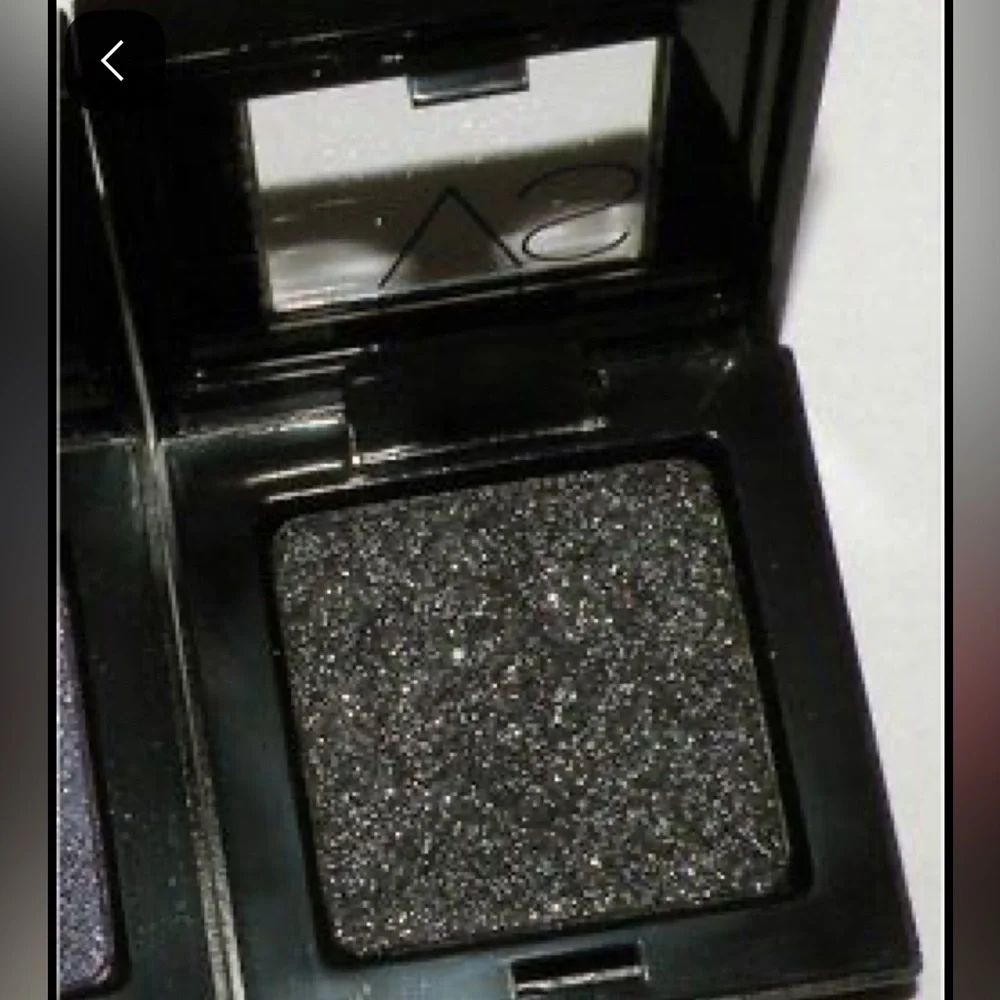 Victoria’s Secret Very Sexy Silky Eyeshadow Fierce Black Sparkle New in Box